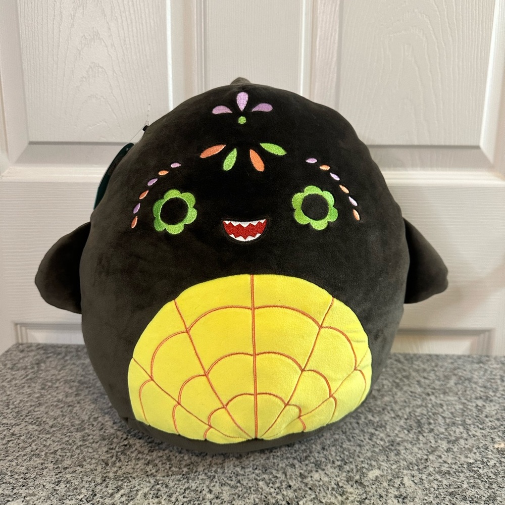 NWT 12” Oceana Candian release DOTD shark Squishmallow